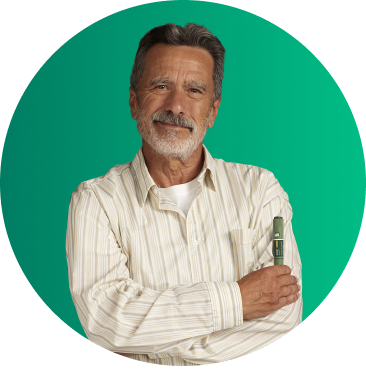 Man crossing his arms and holding an Awiqli® FlexTouch® pen